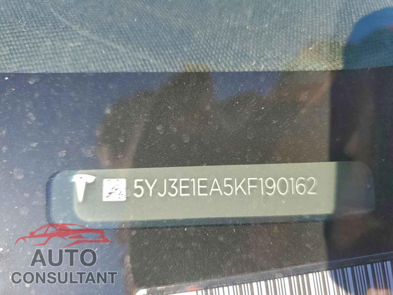 TESLA MODEL 3 2019 - 5YJ3E1EA5KF190162