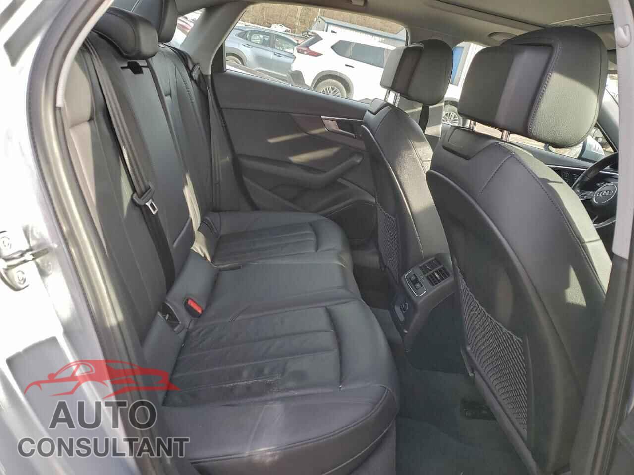 AUDI A4 2018 - WAUDNAF43JA045543