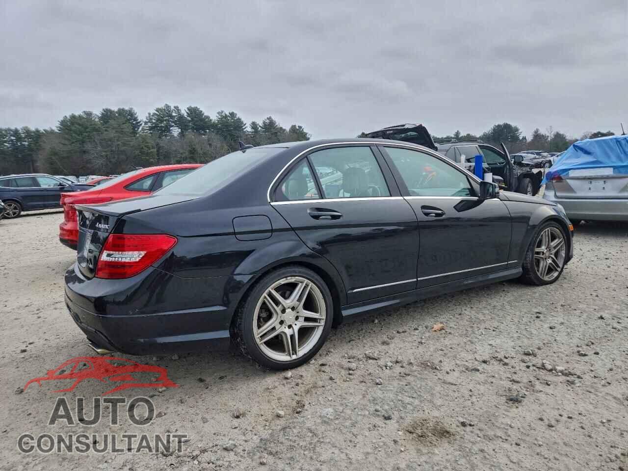 MERCEDES-BENZ C-CLASS 2013 - WDDGF8AB3DR256863