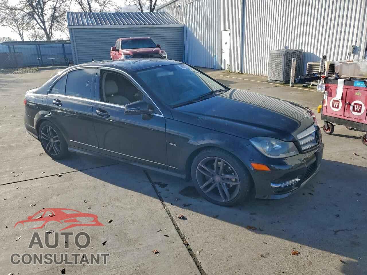 MERCEDES-BENZ C-CLASS 2012 - WDDGF4HB1CA609595