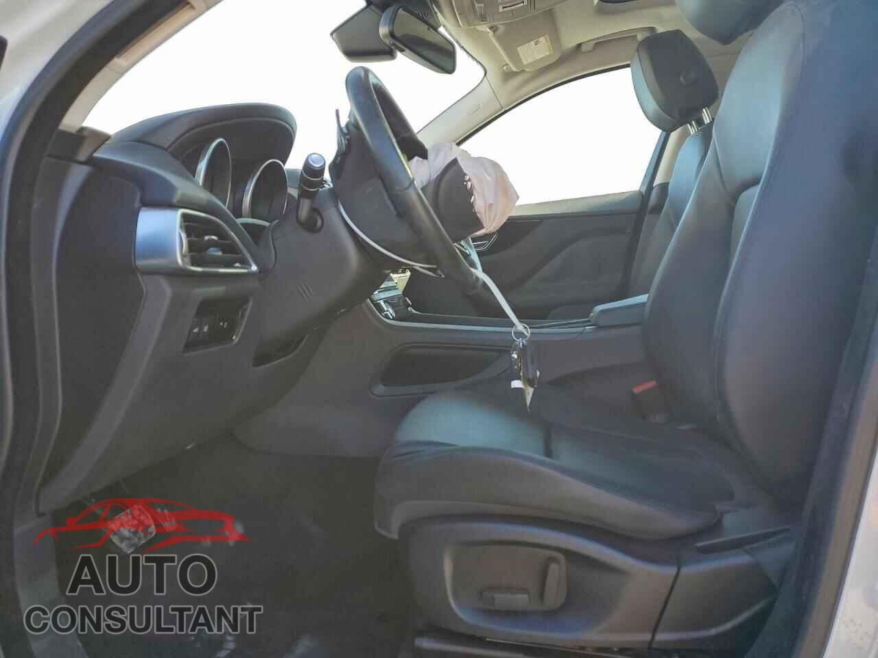 JAGUAR F-PACE 2018 - SADCJ2EV3JA254344
