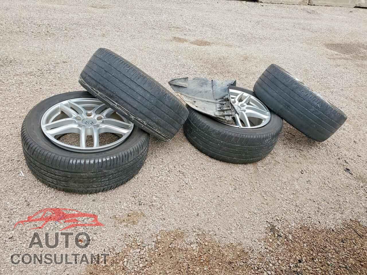 PORSCHE CAYENNE 2016 - WP1AA2A29GLA00440