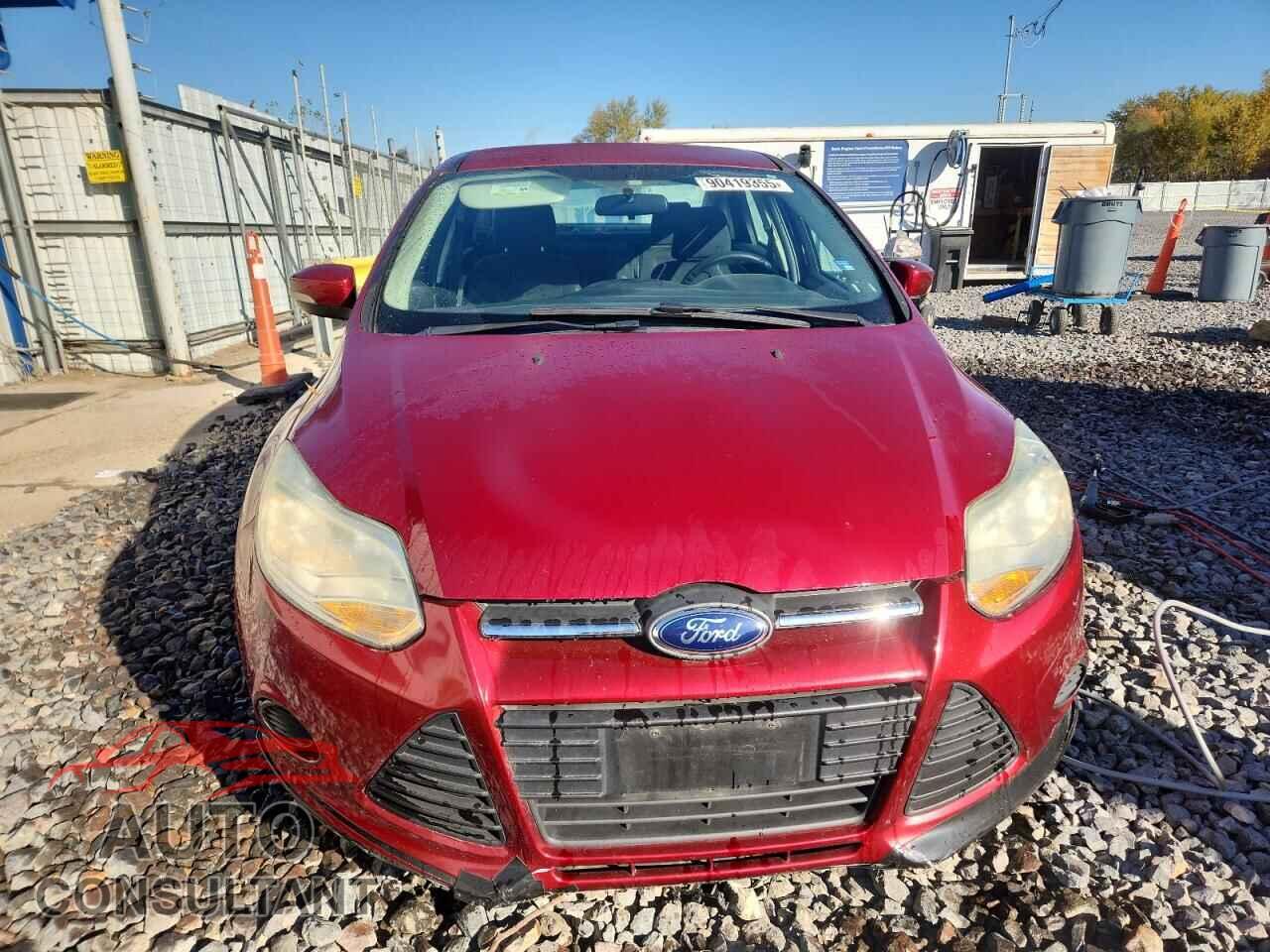 FORD FOCUS 2014 - 1FADP3F28EL281404