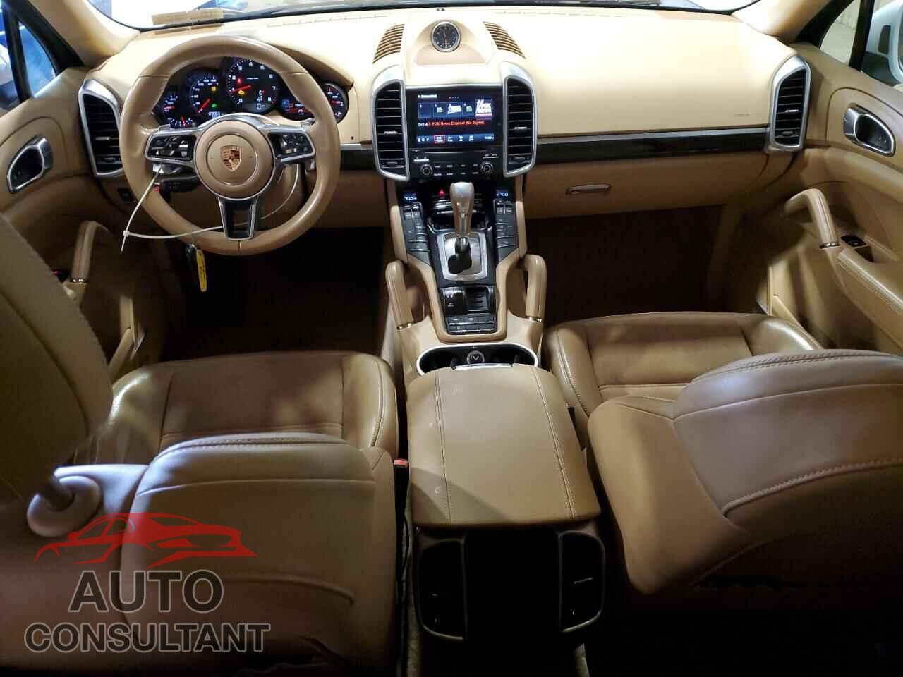 PORSCHE CAYENNE 2017 - WP1AA2A22HKA82180