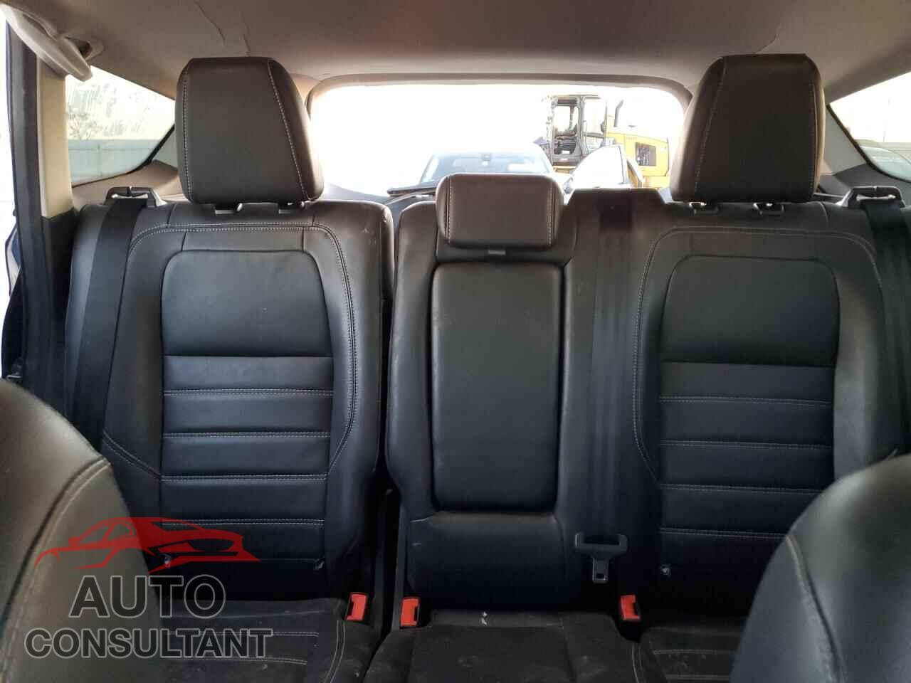 FORD ESCAPE 2018 - 1FMCU9HD0JUD34970