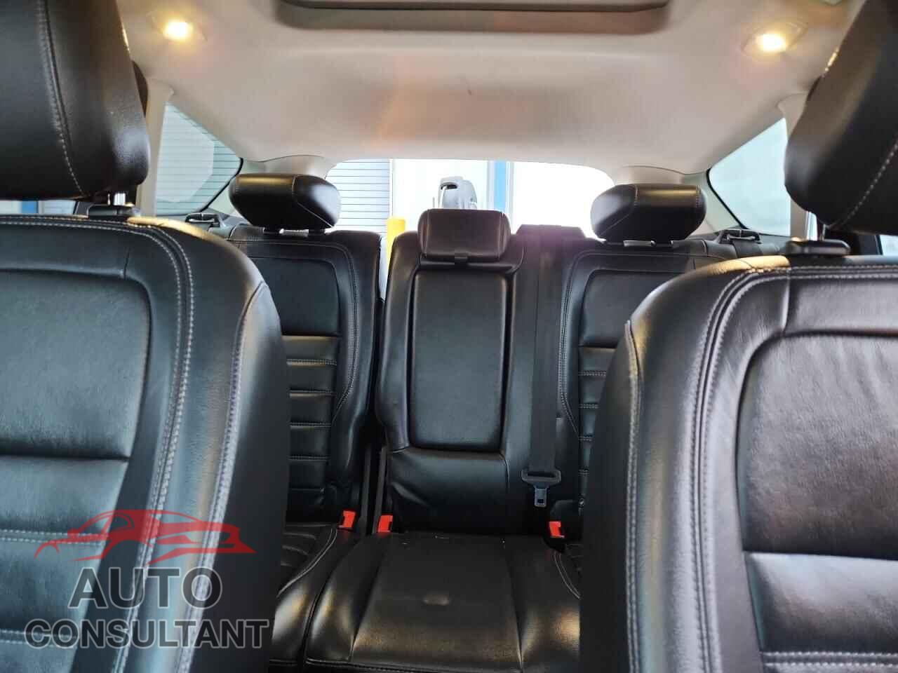 FORD ESCAPE 2018 - 1FMCU9J99JUB94598