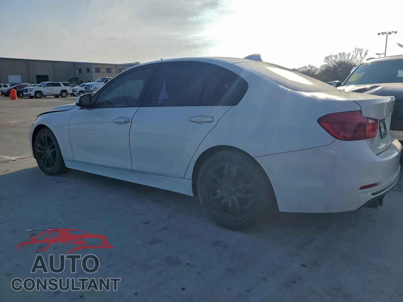 BMW 3 SERIES 2016 - WBA8E9C54GK644564