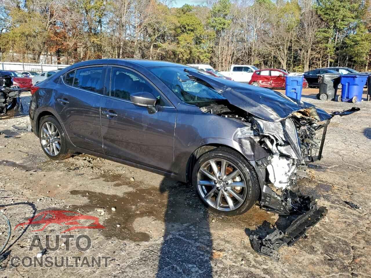 MAZDA 3 2018 - 3MZBN1V37JM228043