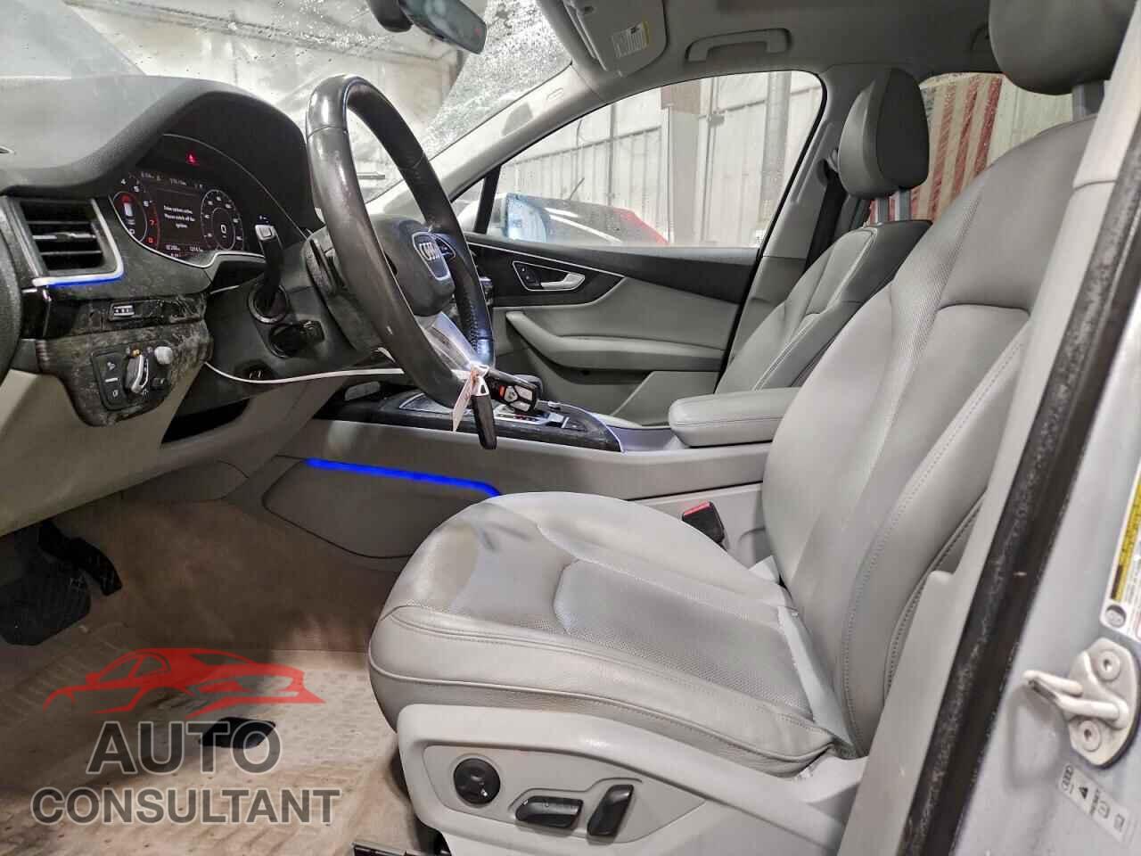 AUDI Q7 2018 - WA1VAAF75JD032380