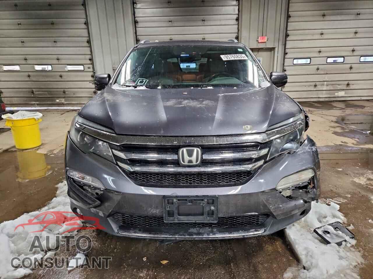 HONDA PILOT 2016 - 5FNYF6H95GB003091