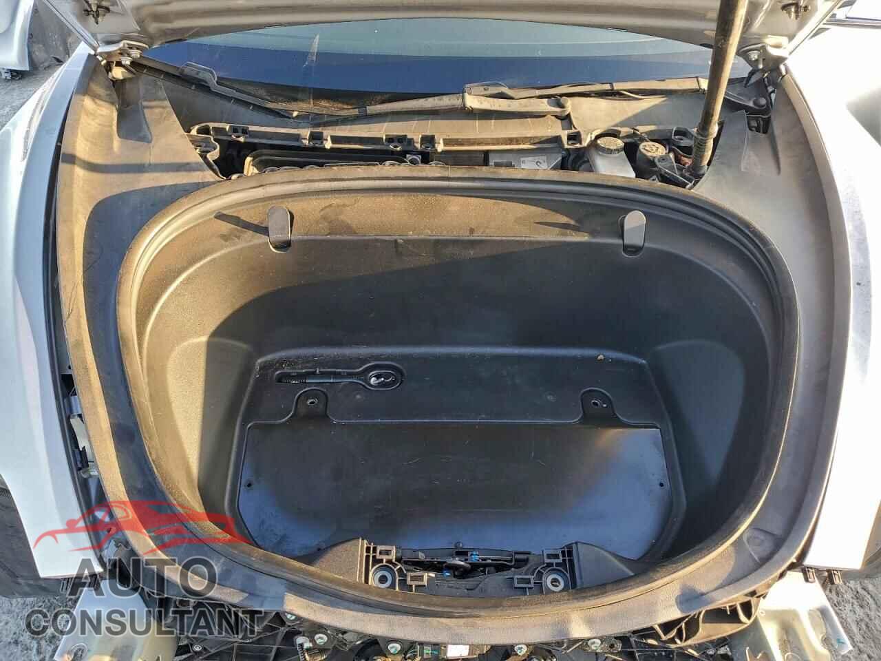 TESLA MODEL 3 2018 - 5YJ3E1EA7JF060740