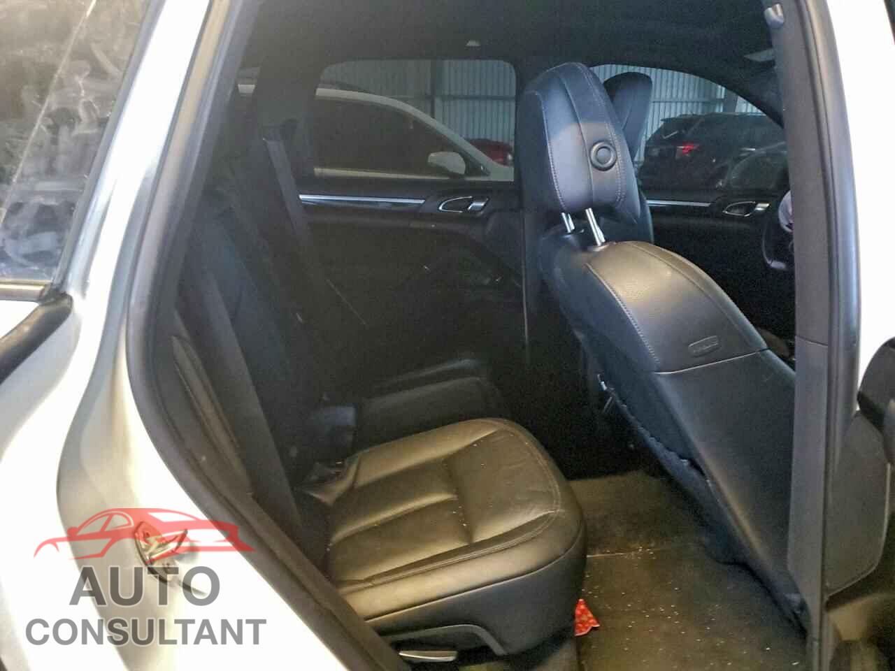 PORSCHE CAYENNE 2016 - WP1AA2A27GLA04616