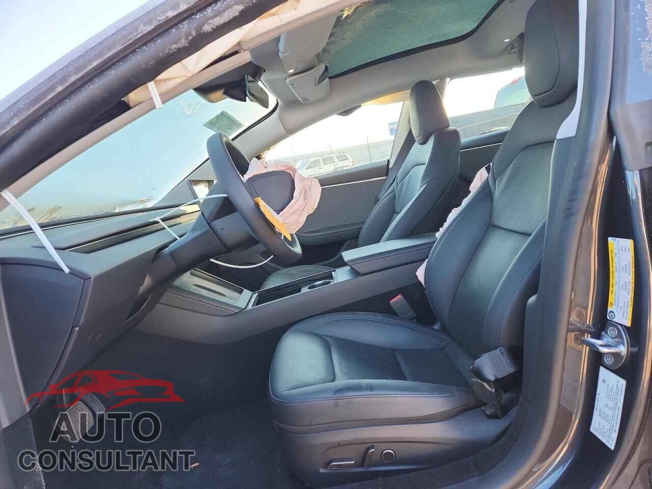 TESLA MODEL 3 2025 - 5YJ3E1EA5SF027088