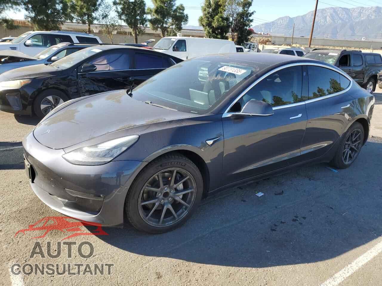 TESLA MODEL 3 2018 - 5YJ3E1EA3JF043594