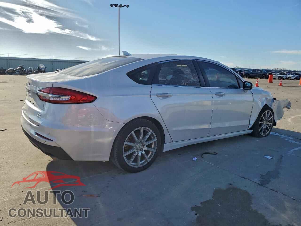 FORD FUSION 2019 - 3FA6P0CD3KR132103