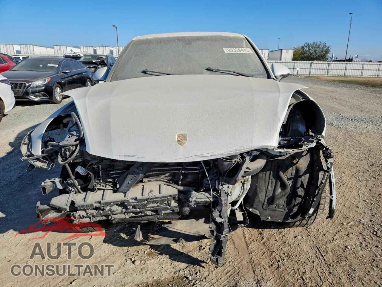 PORSCHE CAYENNE 2017 - WP1AA2A26HKA91318