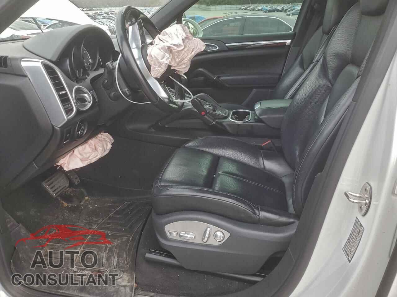 PORSCHE CAYENNE 2017 - WP1AB2A23HLA51205