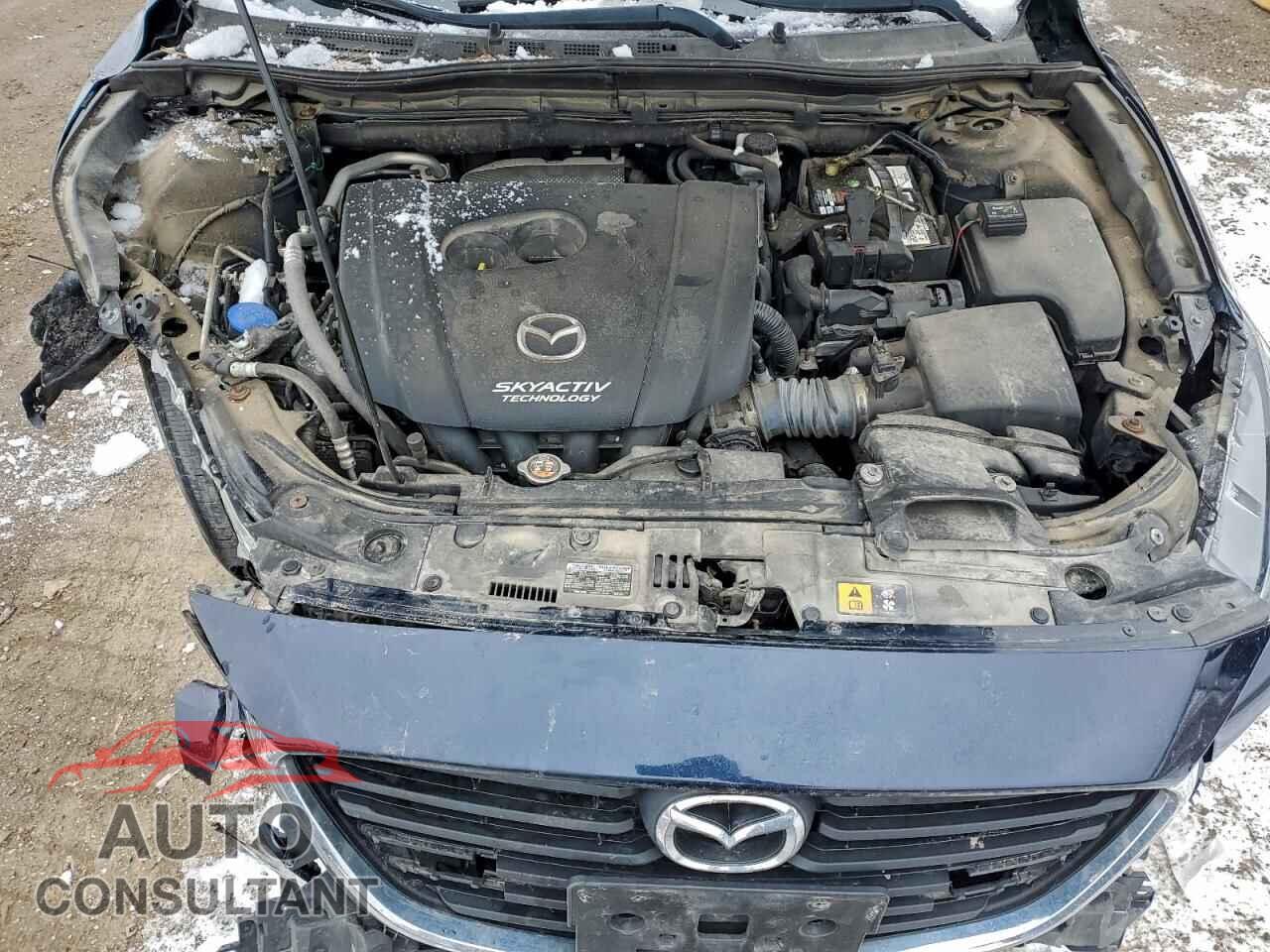 MAZDA 3 2018 - 3MZBN1L73JM250191