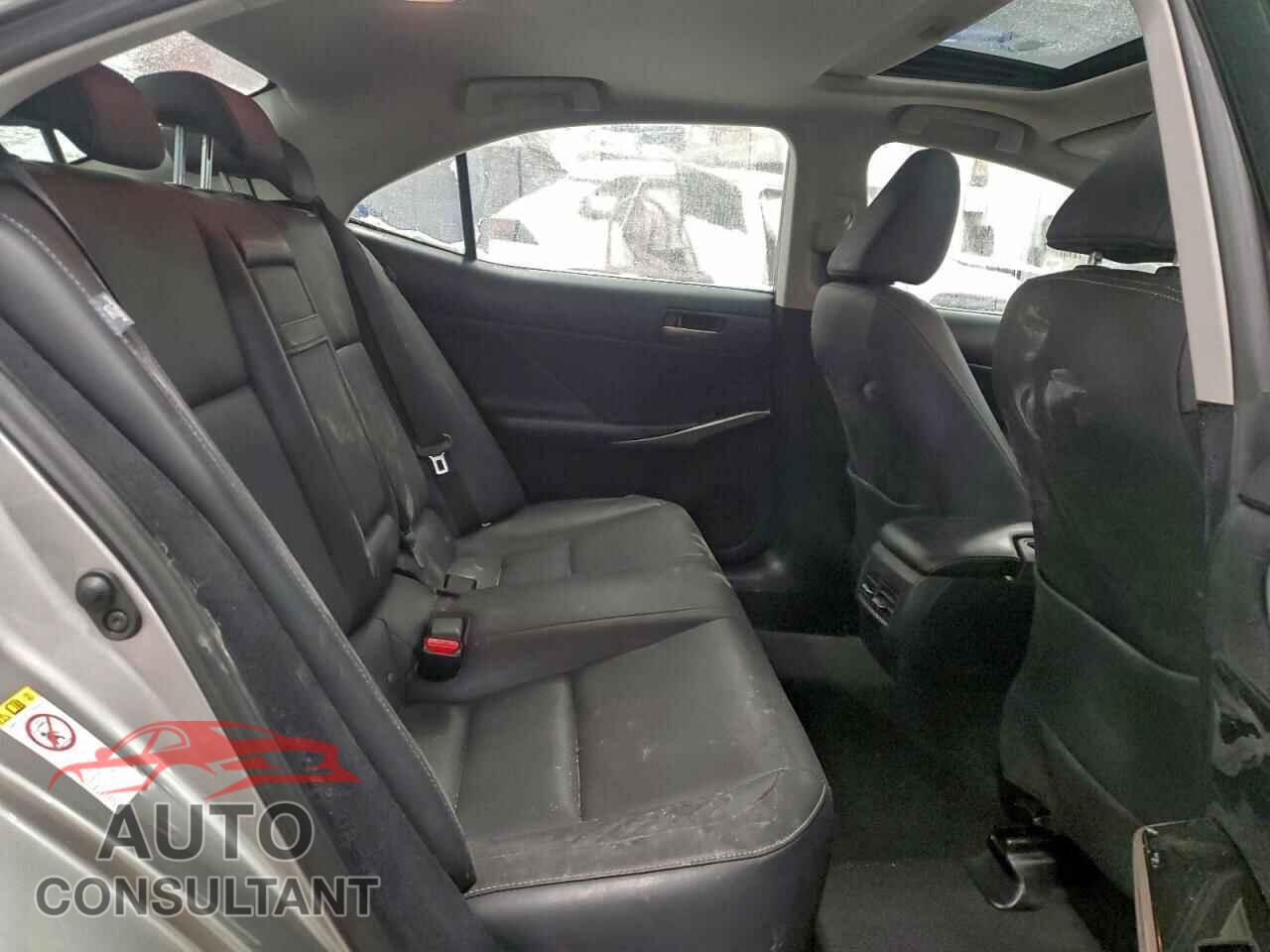 LEXUS IS 2018 - JTHC81D25J5029455