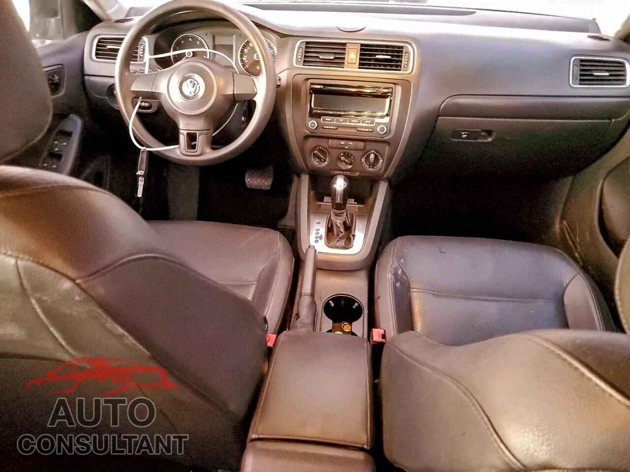 VOLKSWAGEN JETTA 2014 - 3VWD17AJ2EM383021
