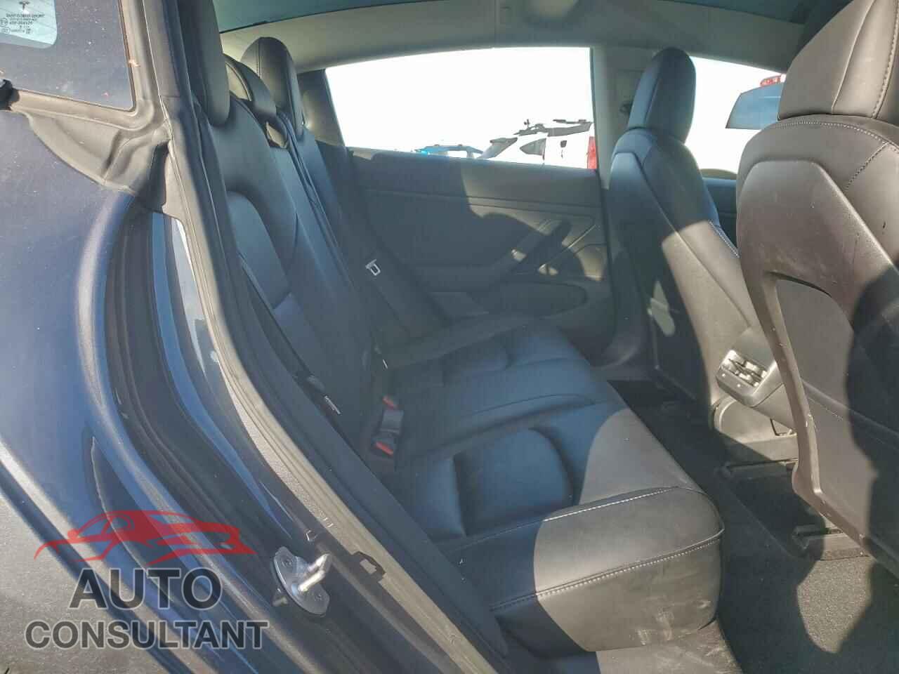 TESLA MODEL 3 2018 - 5YJ3E1EA8JF162984