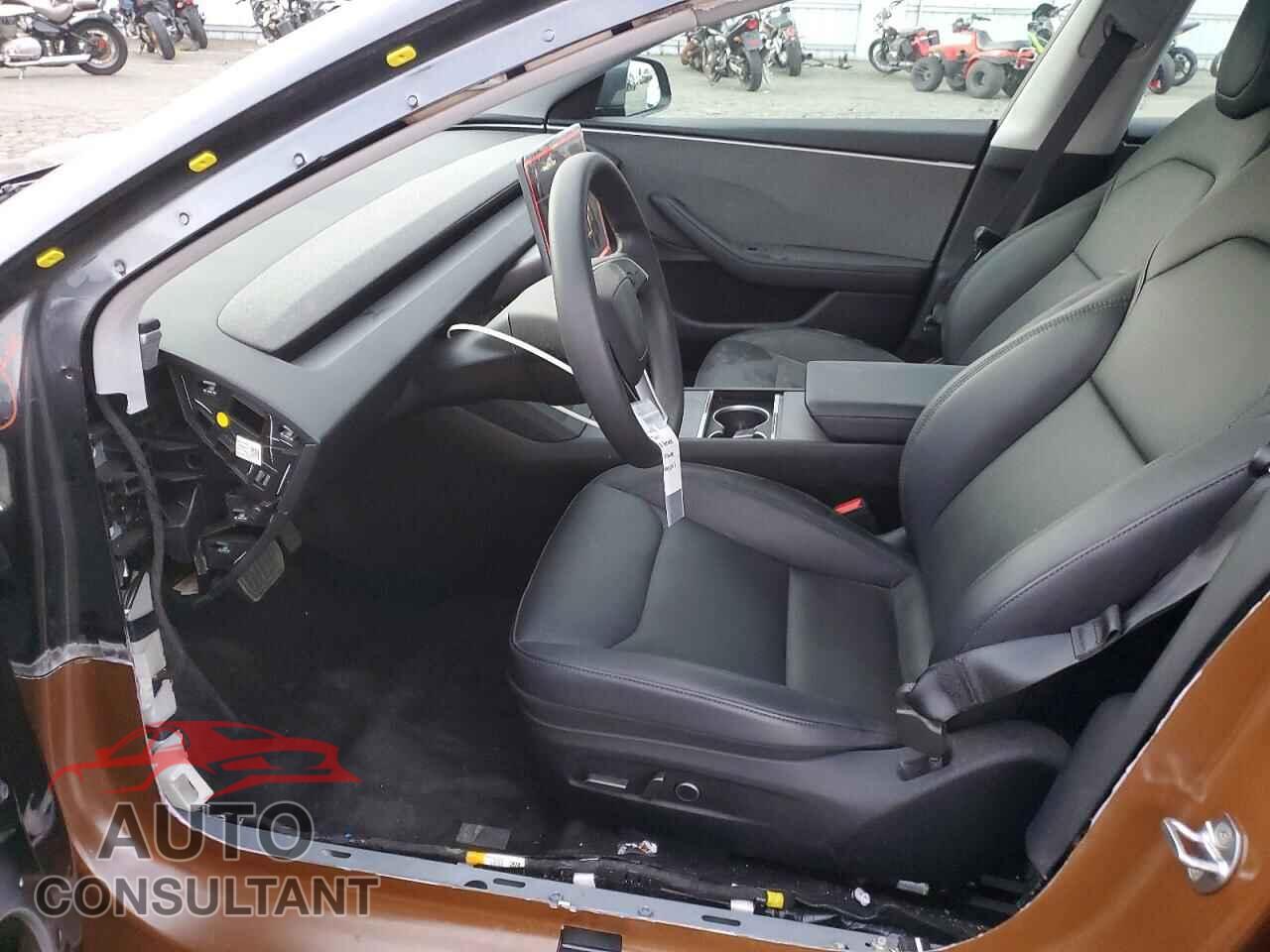 TESLA MODEL 3 2024 - 5YJ3E1EA5RF866992
