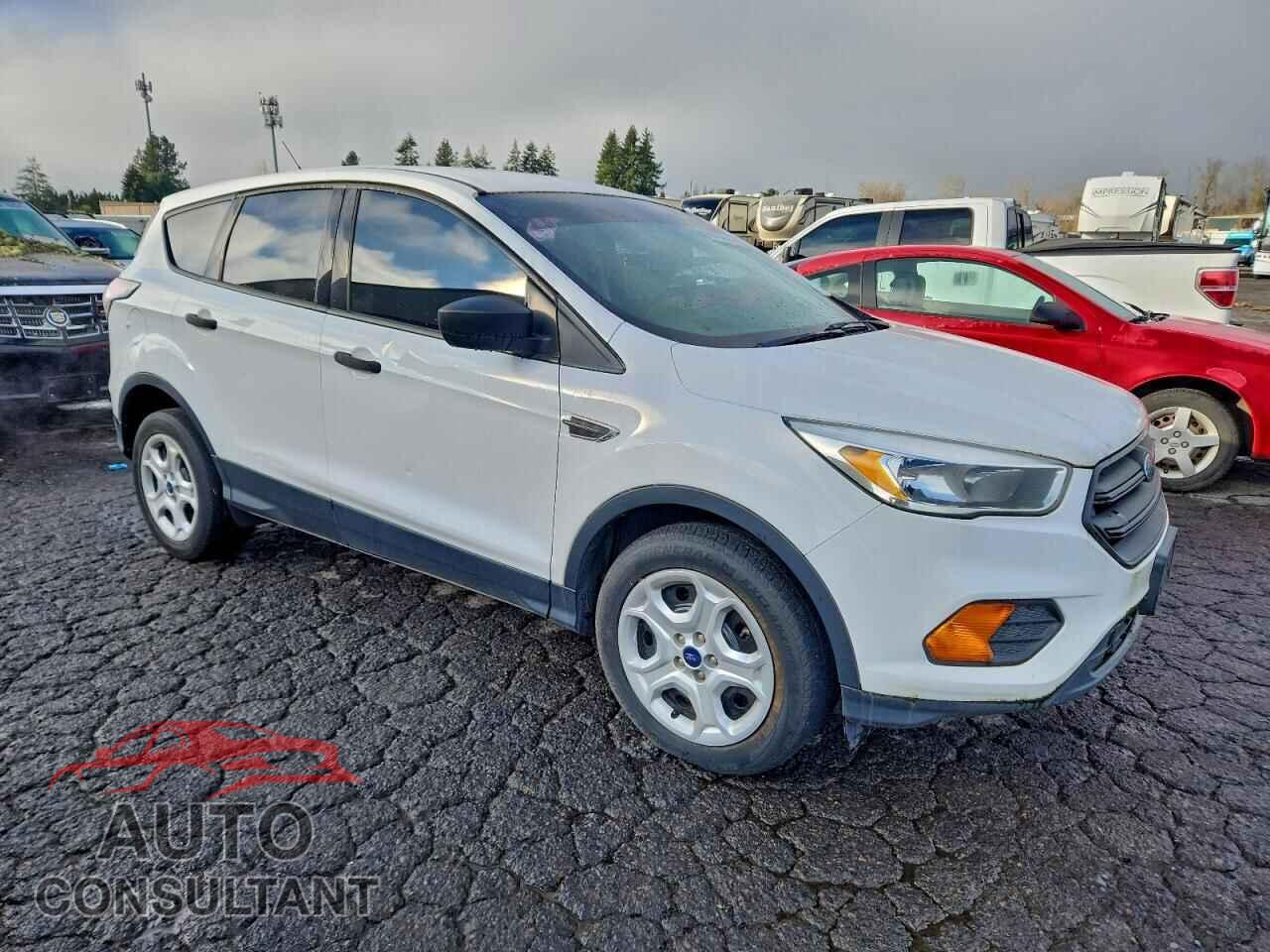 FORD ESCAPE 2017 - 1FMCU0F71HUB45361