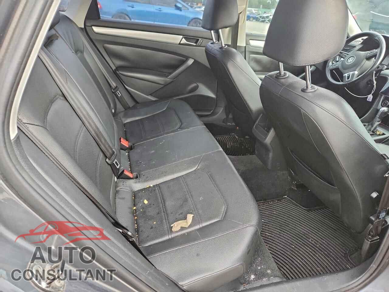 VOLKSWAGEN PASSAT 2012 - 1VWBP7A38CC013388