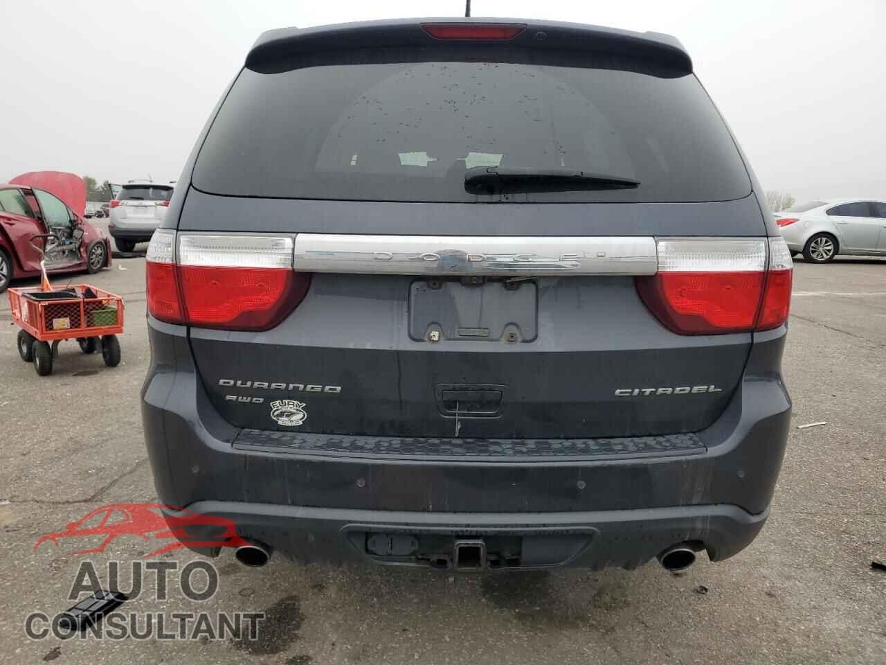 DODGE DURANGO 2013 - 1C4SDJET5DC658729