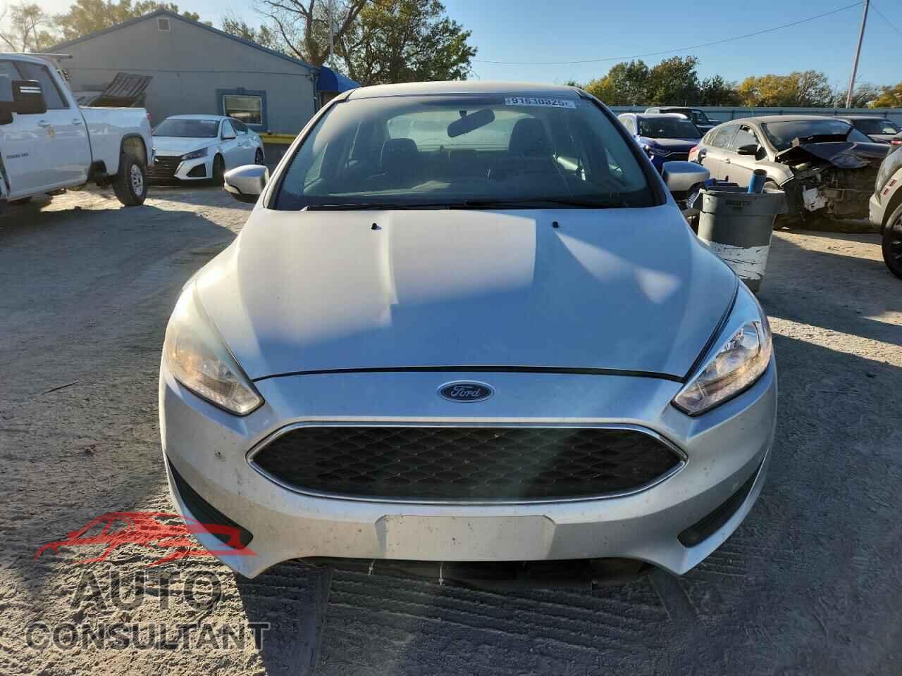 FORD FOCUS 2017 - 1FADP3F22HL210638