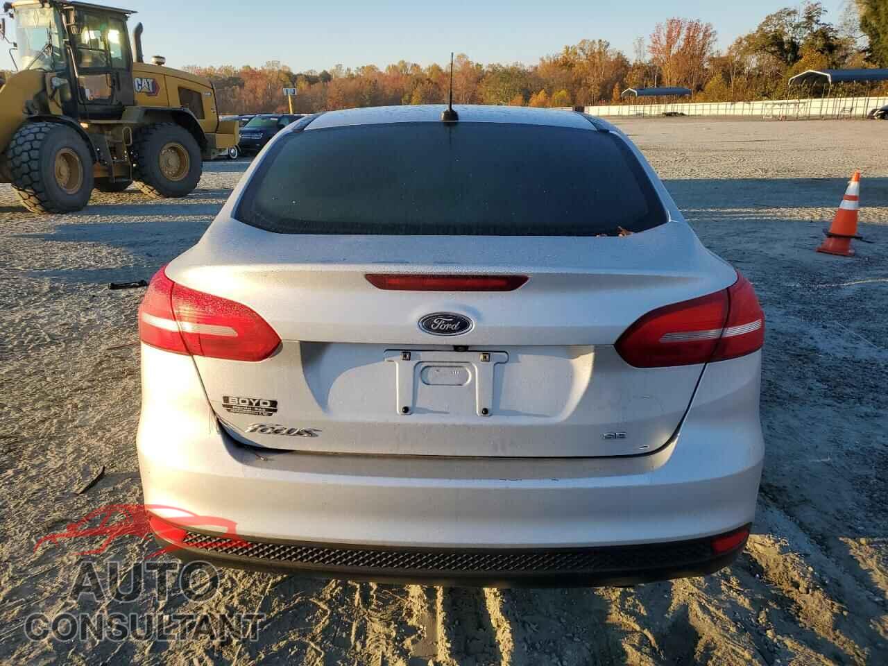 FORD FOCUS 2017 - 1FADP3F28HL317399