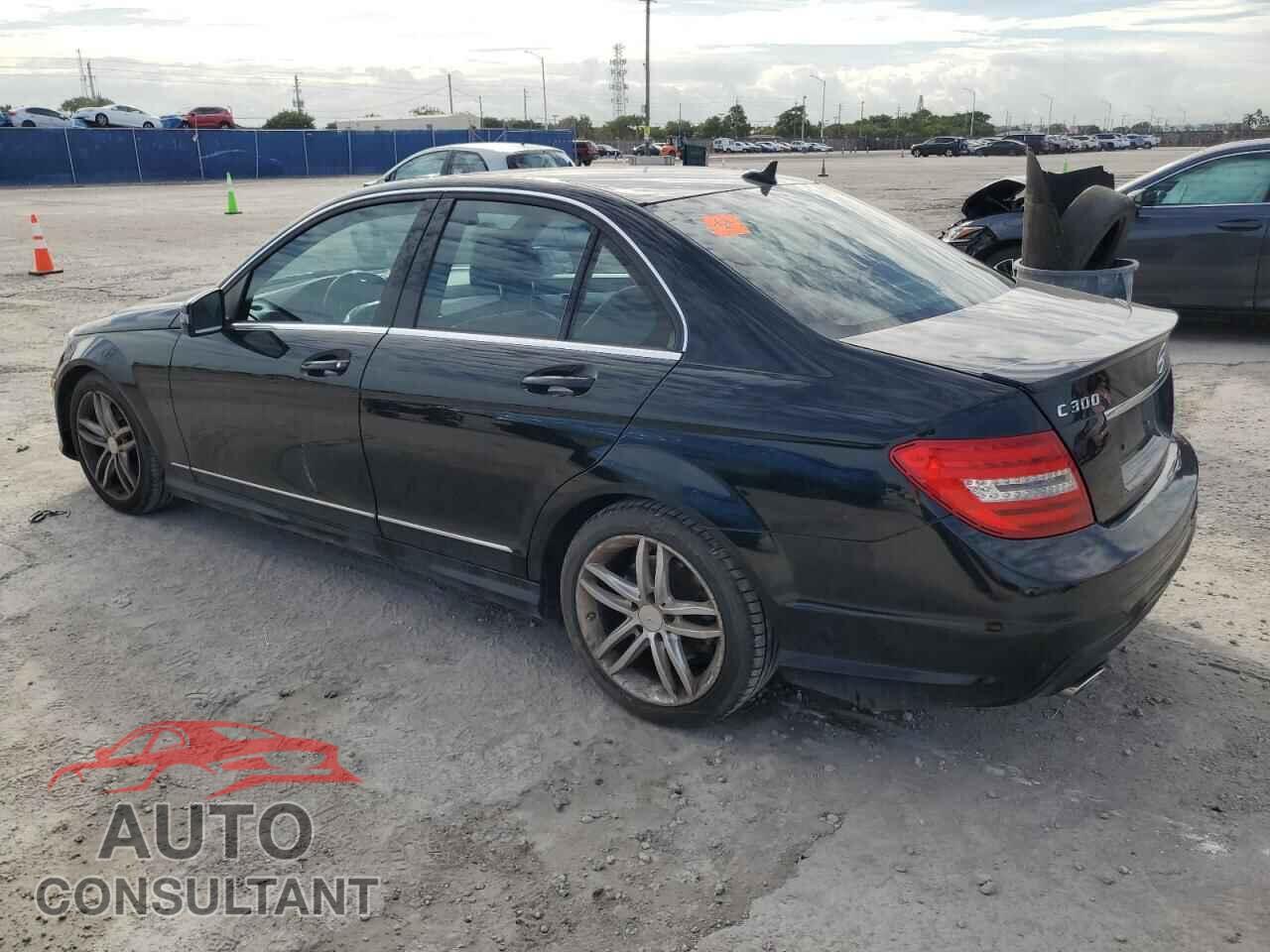 MERCEDES-BENZ C-CLASS 2013 - WDDGF8AB4DR293341