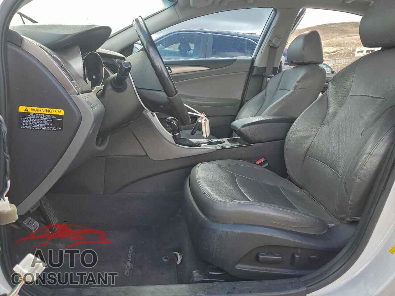 HYUNDAI SONATA 2011 - KMHEC4A49BA018544