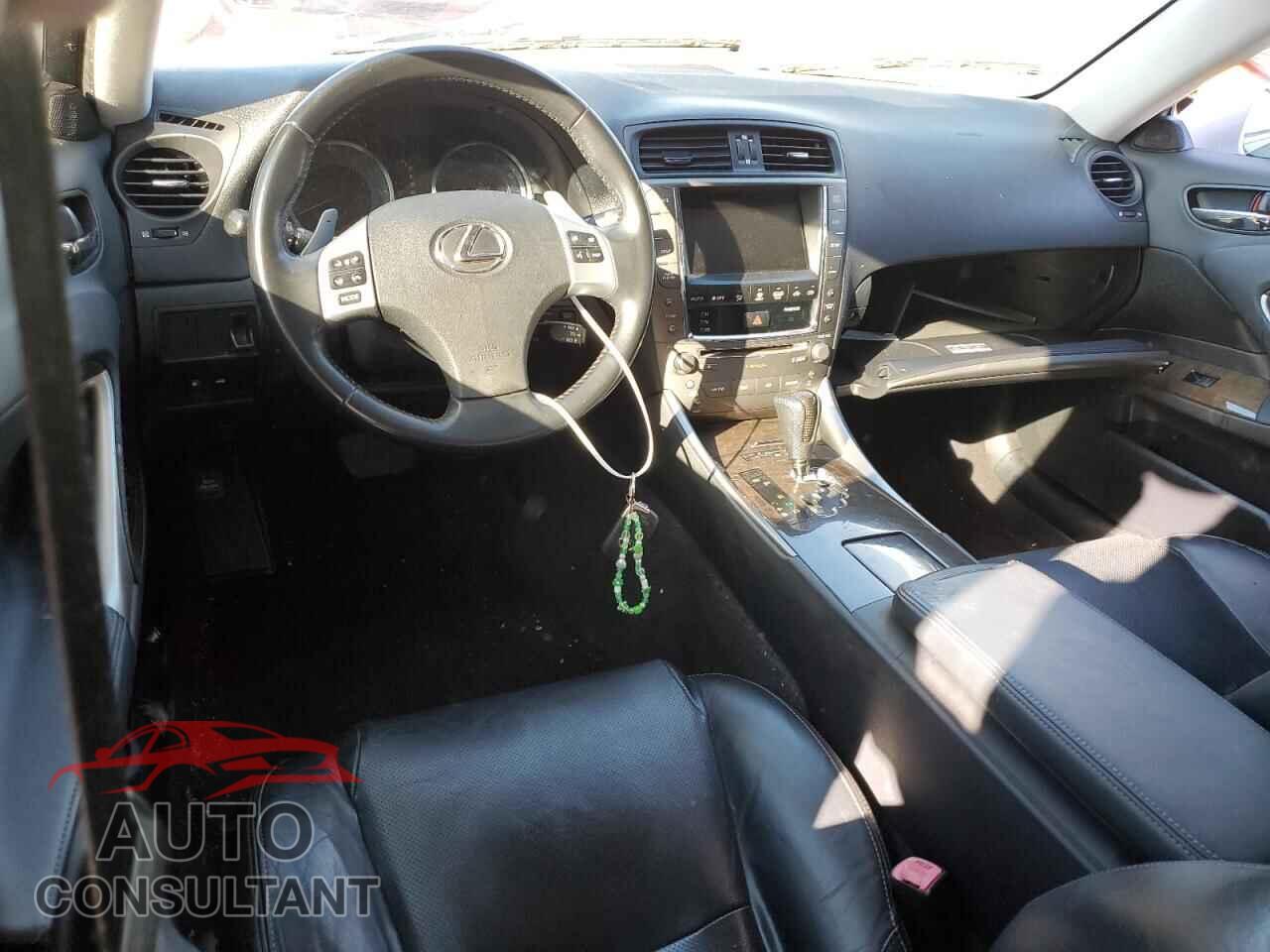 LEXUS IS 2011 - JTHBF5C24B2100951