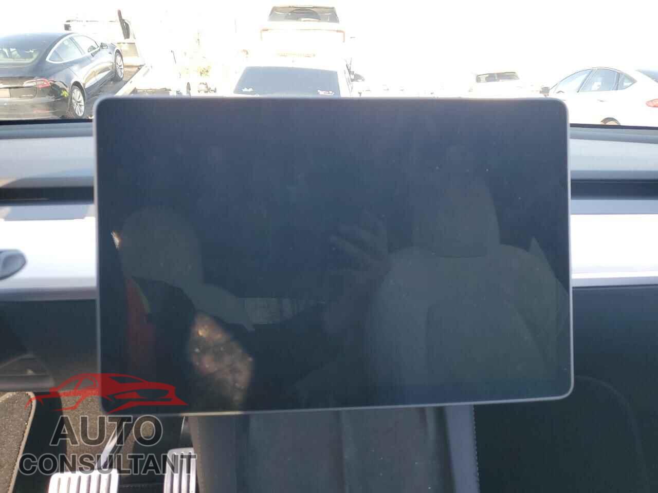 TESLA MODEL Y 2024 - 7SAYGDEF6RF079954