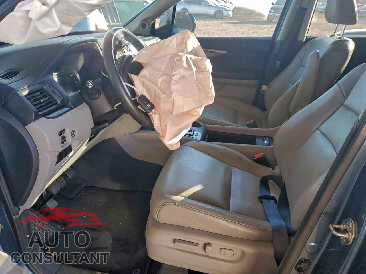 HONDA PILOT 2017 - 5FNYF5H53HB006645
