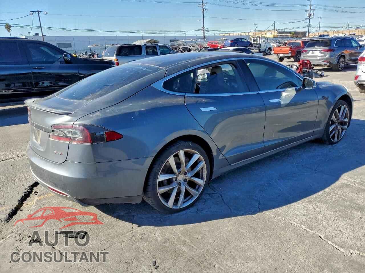 TESLA MODEL S 2013 - 5YJSA1DP6DFP25824
