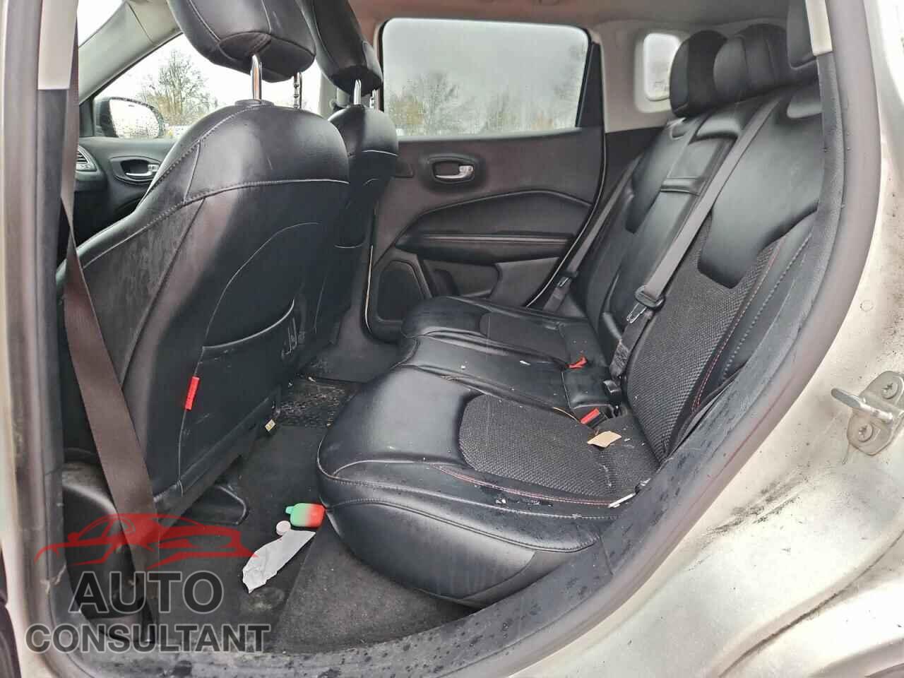 JEEP COMPASS 2018 - 3C4NJDDB2JT130291