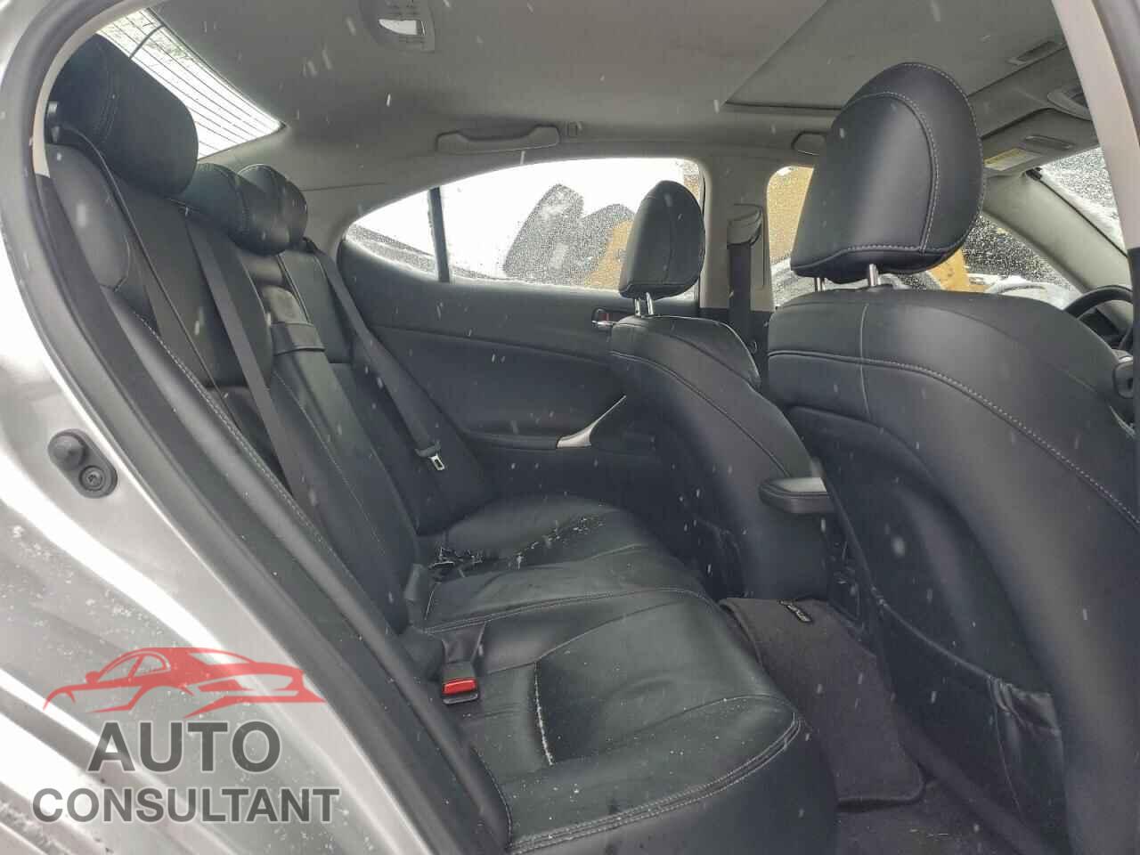 LEXUS IS 2011 - JTHBF5C23B2100391