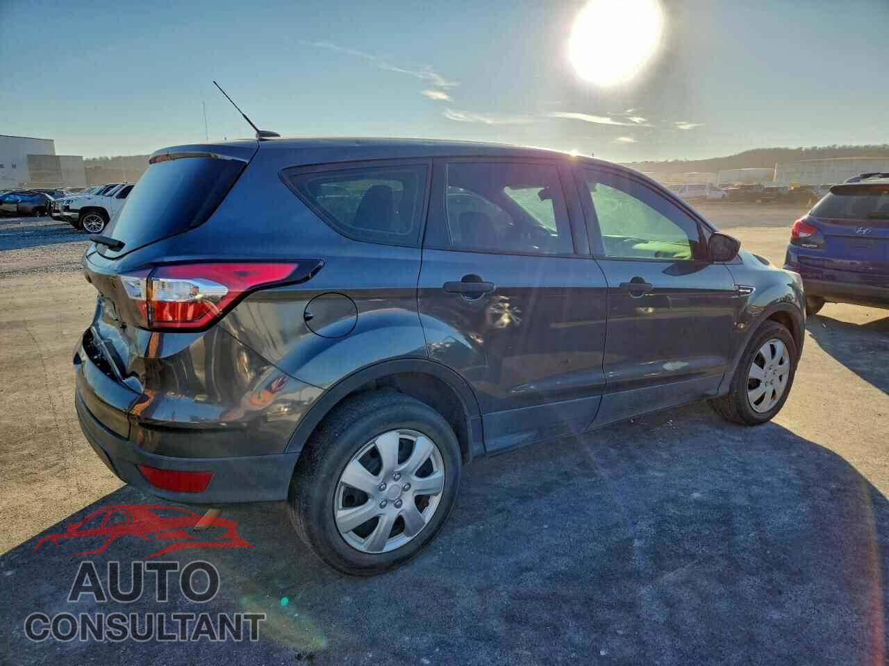 FORD ESCAPE 2018 - 1FMCU0F76JUD00475