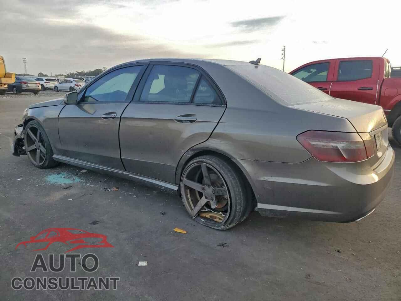 MERCEDES-BENZ E 2012 - WDDHF5KB4CA543692