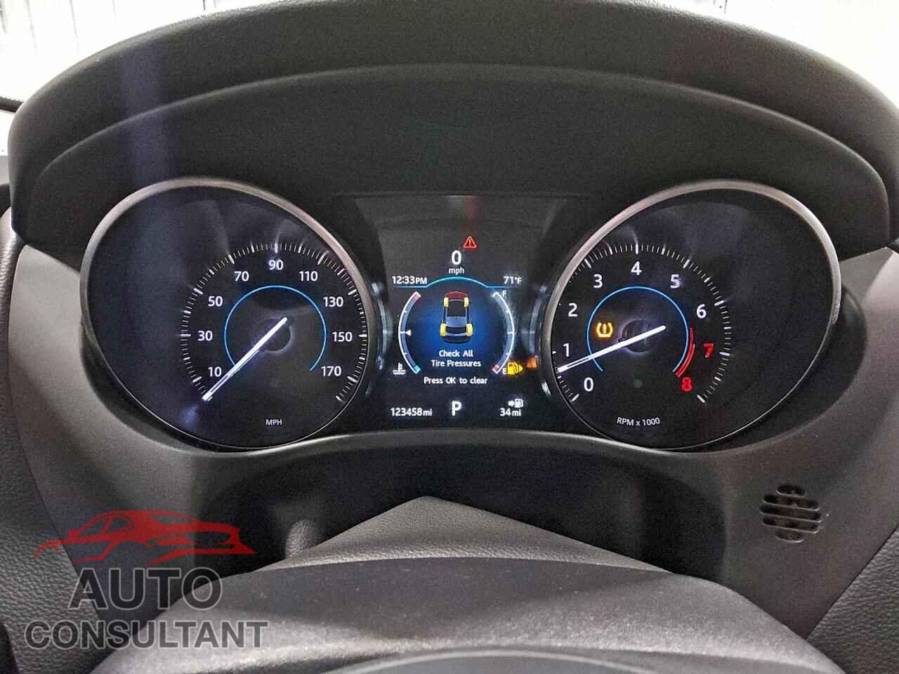 JAGUAR F-PACE 2017 - SADCK2BV9HA891394