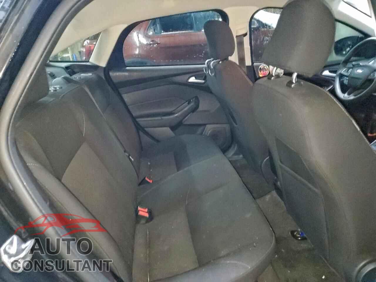 FORD FOCUS 2016 - 1FADP3F25GL357132