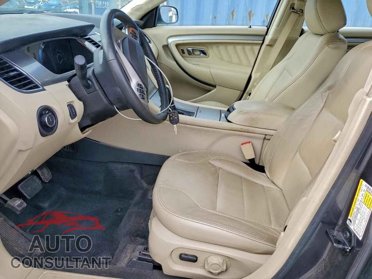 FORD TAURUS 2015 - 1FAHP2E85FG174175