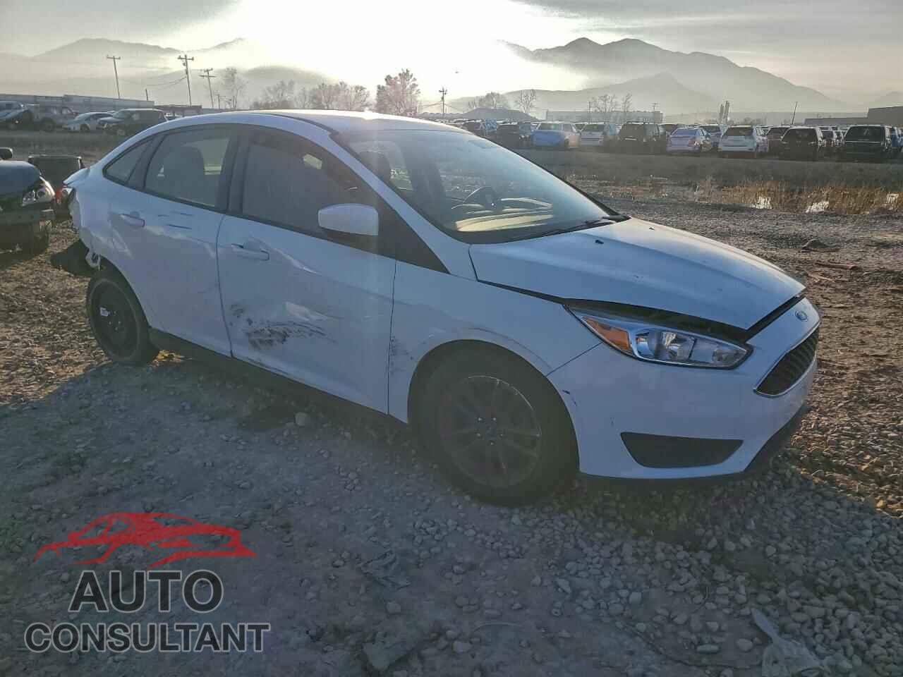 FORD FOCUS 2018 - 1FADP3F25JL304356