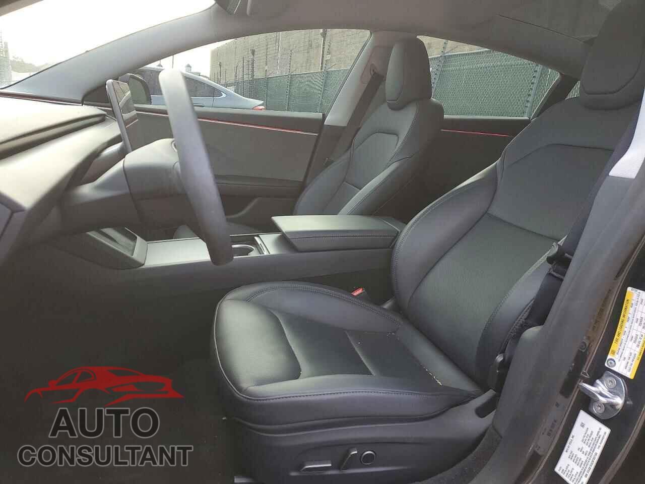TESLA MODEL 3 2025 - 5YJ3E1EA2SF937104