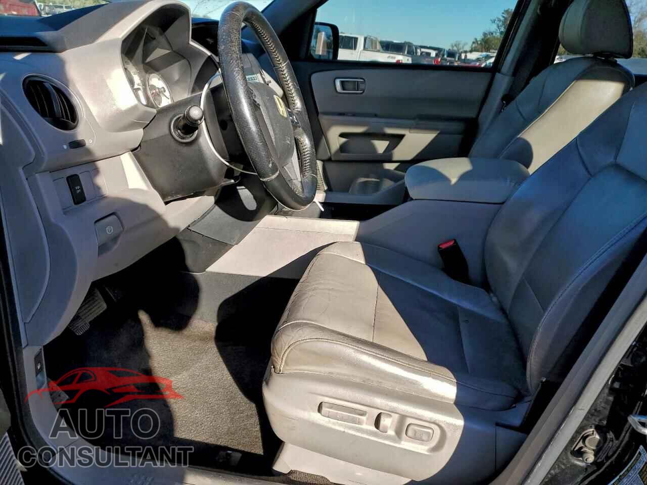 HONDA PILOT 2011 - 5FNYF3H63BB006326