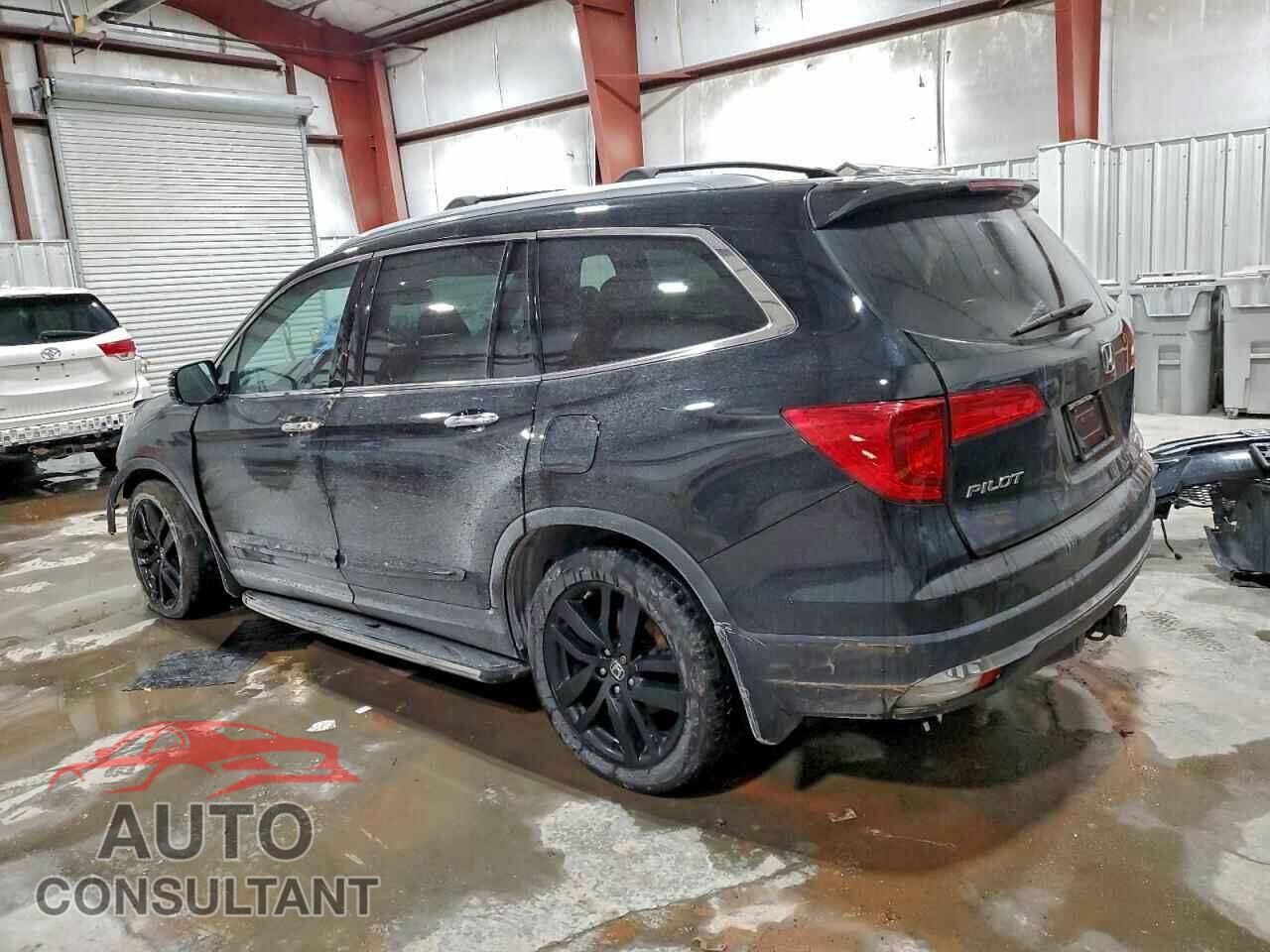 HONDA PILOT 2017 - 5FNYF6H07HB013771