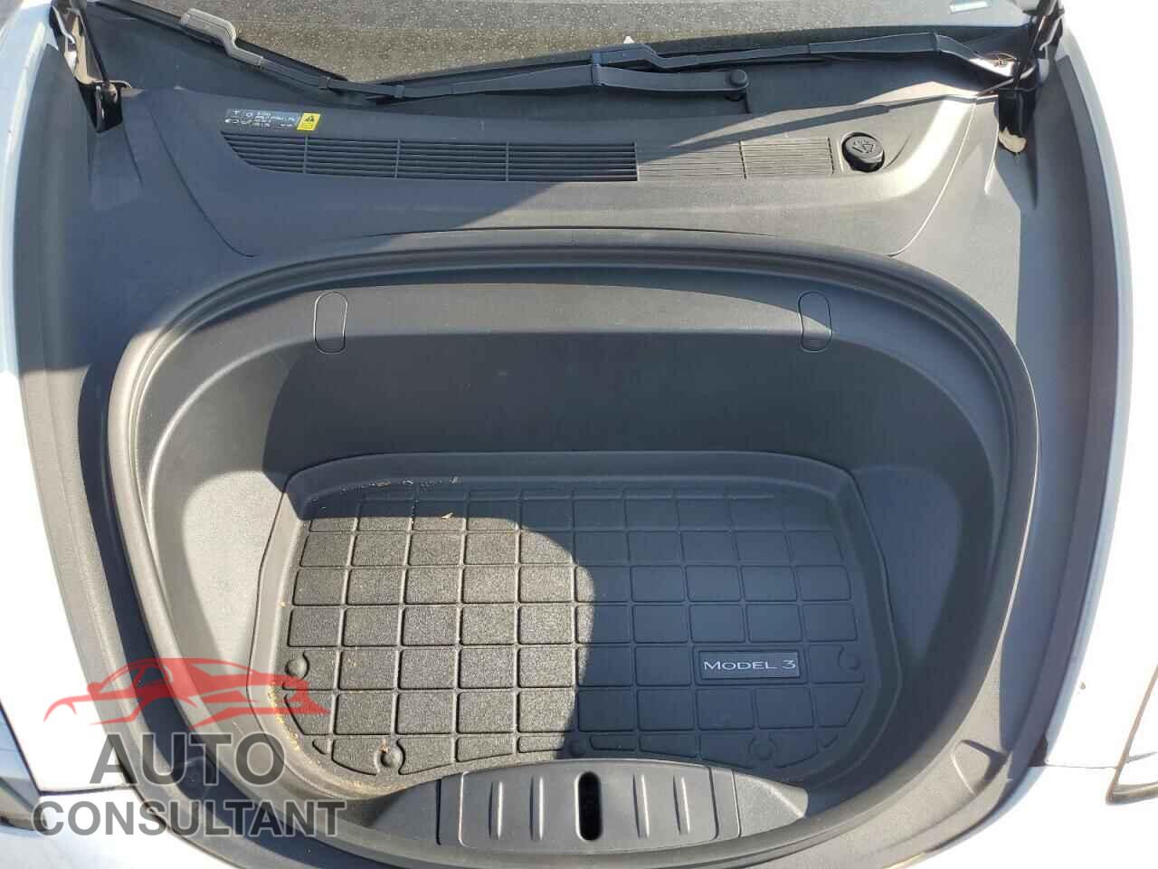 TESLA MODEL 3 2018 - 5YJ3E1EA7JF038706