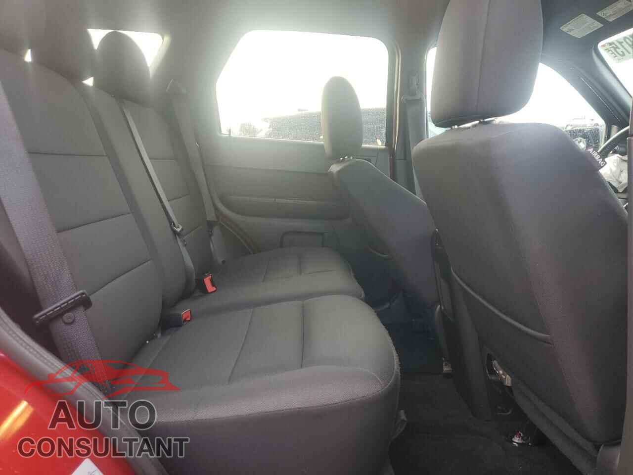 FORD ESCAPE 2011 - 1FMCU9DG0BKB43496